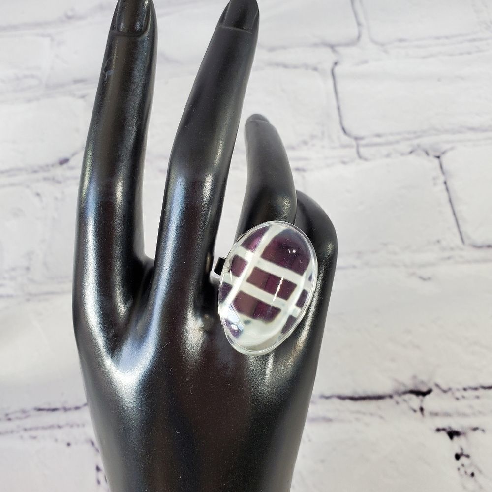 🔺️Black & White Adjustable Glass Ring